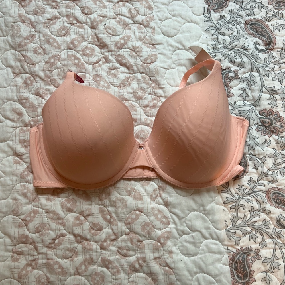 Pink/salmon TSHIRT bra 38D new with tags!!